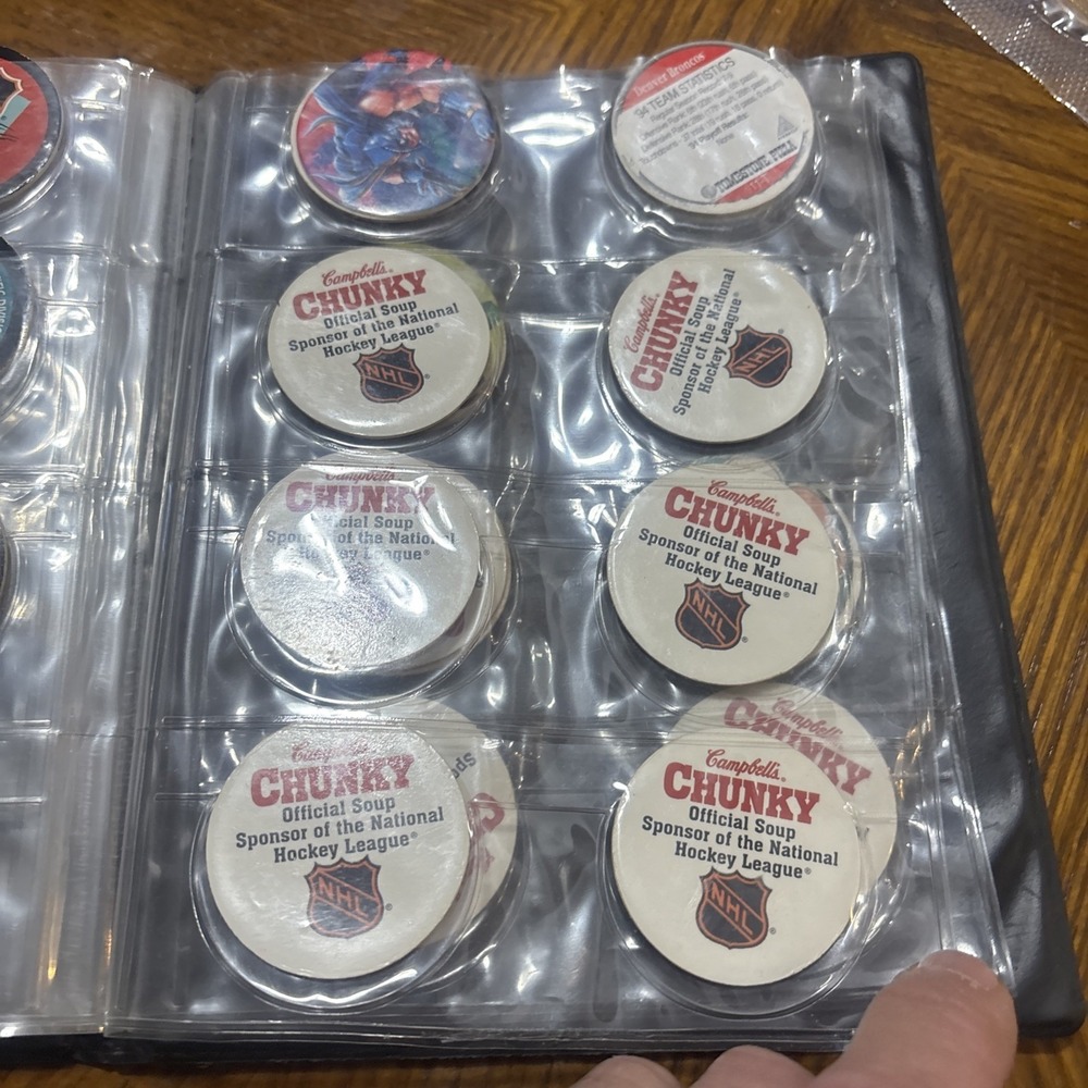 Pog Case And‎ Pogs - Picture 10 of 13